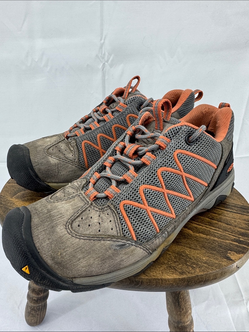 KEEN Womens Verdi Hiking Shoes Sneakers, sz 7.5